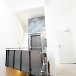 Apartament & Bright - Attic In Haeselburg