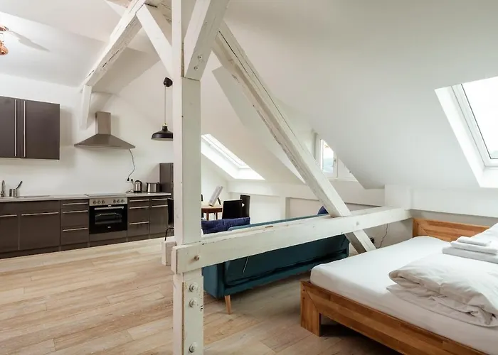 & Bright - Attic In Haeselburg Apartment Gera
