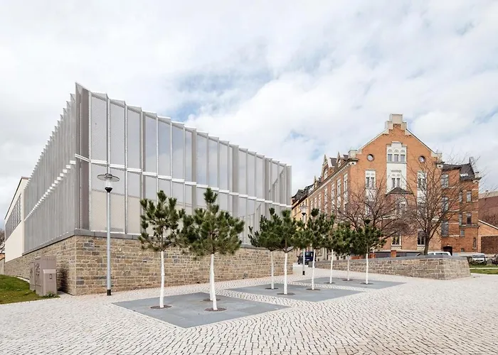& Bright - Attic In Haeselburg Apartment *