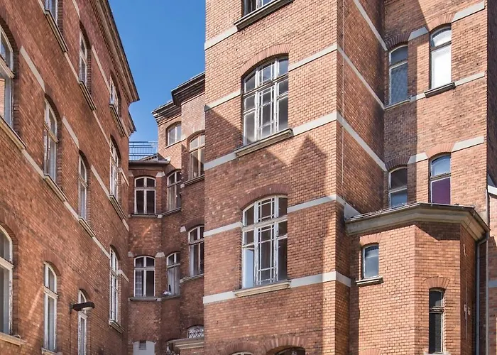 & Bright - Attic In Haeselburg Apartment